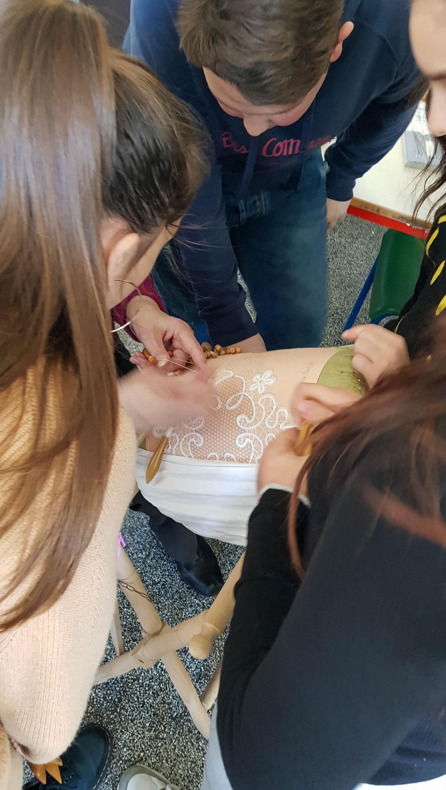 Ragazzi al lavoro - progetto formativo I Tesori del Merletto 2020